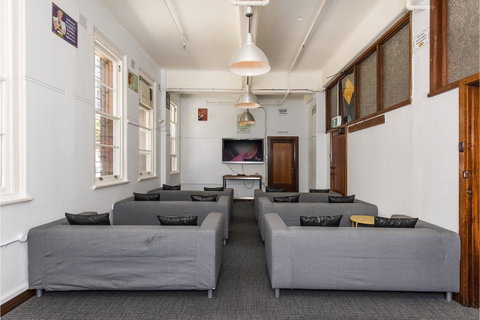 The Old Swan Barracks - Bed n Breakfasts 20