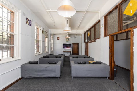 The Old Swan Barracks - Bed n Breakfasts 22