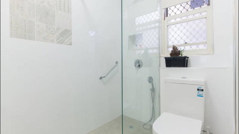 Broadway Apartments - Australia Shopping 4