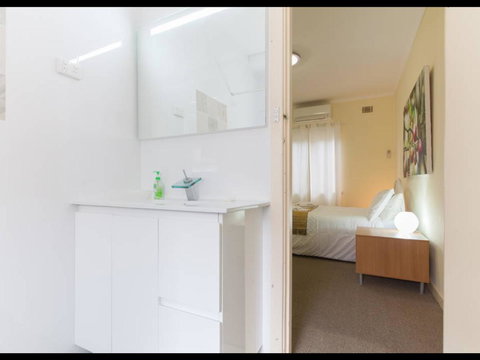 Broadway Apartments - Australia Shopping 39