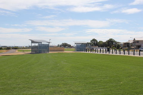 Jurien Beachfront Holiday Units - Accommodation Australia 24