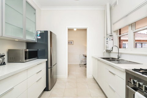 Light Bright, Quality River Views! Free Parking - Bed n Breakfasts 18