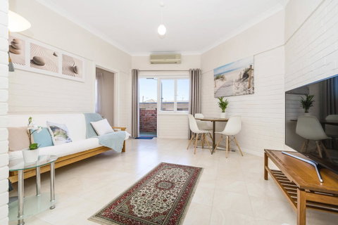 Light Bright, Quality River Views! Free Parking - Bed n Breakfasts 17