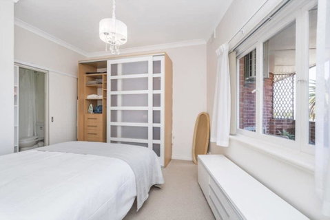 Light Bright, Quality River Views! Free Parking - Bed n Breakfasts 29