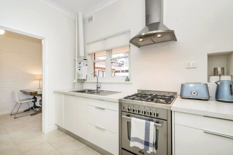Light Bright, Quality River Views! Free Parking - Bed n Breakfasts 39
