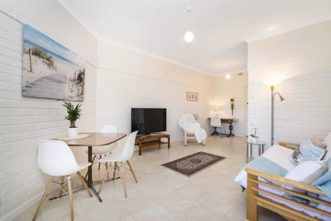 Light Bright, Quality River Views! Free Parking - Bed n Breakfasts 34