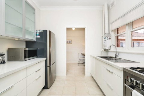 Light Bright, Quality River Views! Free Parking - Bed n Breakfasts 24
