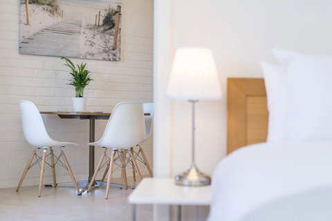 Light Bright, Quality River Views! Free Parking - Bed n Breakfasts 2