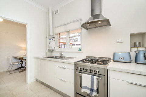 Light Bright, Quality River Views! Free Parking - Bed n Breakfasts 8