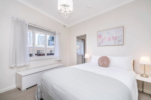 Light Bright, Quality River Views! Free Parking - Bed n Breakfasts 14