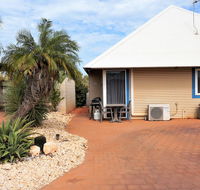 Osprey Holiday Village Unit 213/1 Bedroom - Spa bath king size bed perfect for any couple - Bed n Breakfasts