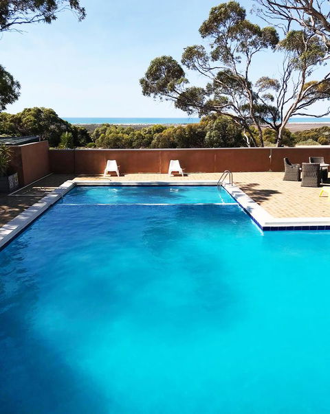 EUCLA MOTOR HOTEL - Australia Shopping 37