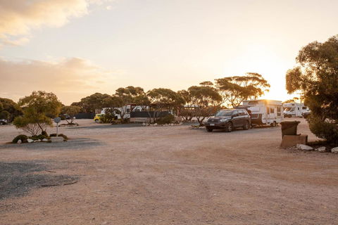 EUCLA MOTOR HOTEL - Australia Shopping 28