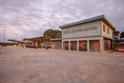 EUCLA MOTOR HOTEL - Australia Shopping 0