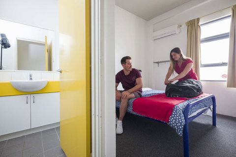 Perth City YHA - Bed n Breakfasts 14