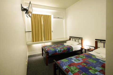 Perth City YHA - Bed n Breakfasts 26