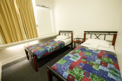 Perth City YHA - Bed n Breakfasts 18