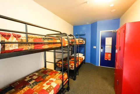 Perth City YHA - Bed n Breakfasts 13