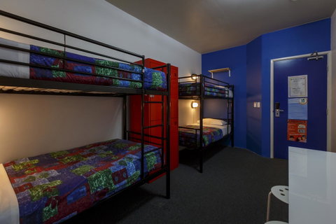 Perth City YHA - Bed n Breakfasts 32