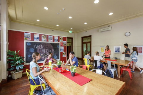 Perth City YHA - Bed n Breakfasts 31