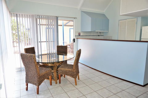 Osprey Holiday Village Unit 120 - Plenty Of Room For A Large Family - Bed n Breakfasts 5