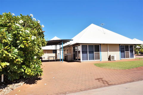 Osprey Holiday Village Unit 120 - Plenty Of Room For A Large Family - Bed n Breakfasts 1