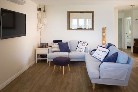 Cottesloe Blue Apartment - Executive Escapes - Accommodation Australia 3