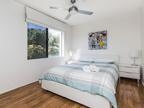 South Perth Deluxe Apartment - Accommodation Australia 10