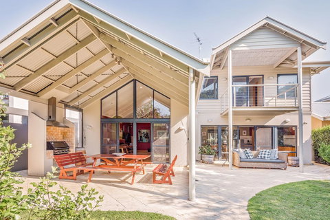 Geographe Cove Resort - Australia Shopping 12