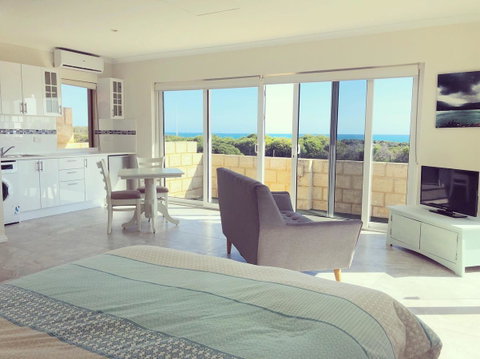 Ocean Reef Vista - Accommodation Australia 11