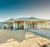 Blue Sky Escapes The Lookout Lancelin - Australia Shopping