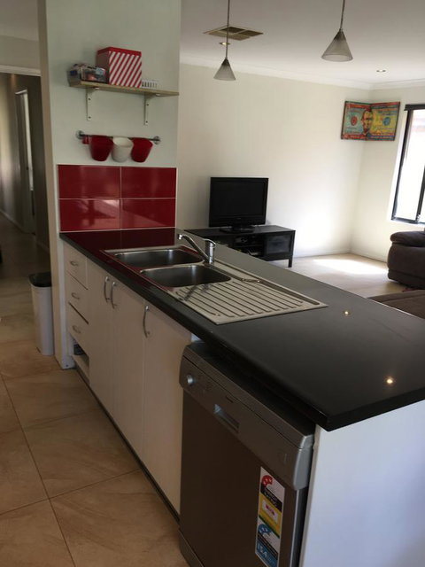 Shiraz Heights - Bed n Breakfasts 11