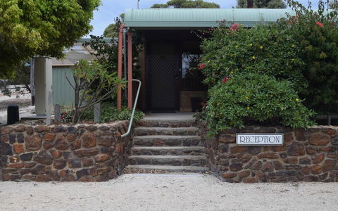 Hopetoun Motel & Chalet Village - Accommodation Australia 9