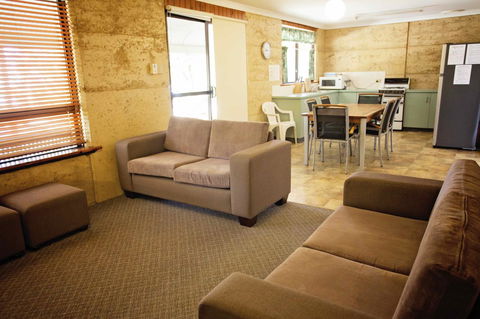 Hopetoun Motel & Chalet Village - Accommodation Australia 8