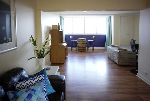 Studio 302 With Ocean Views - Accommodation Australia 15