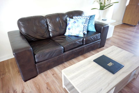 Studio 302 With Ocean Views - Accommodation Australia 12