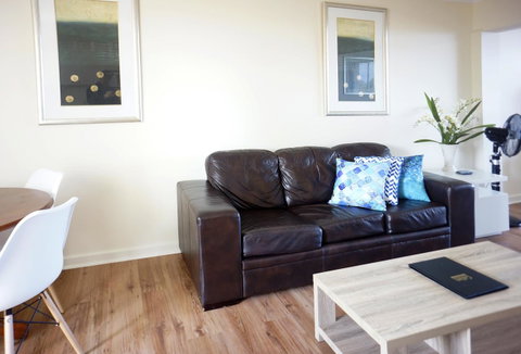 Studio 302 With Ocean Views - Accommodation Australia 10