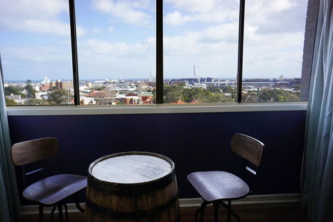 Studio 302 With Ocean Views - Accommodation Australia 22