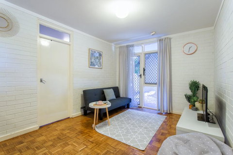 Fremantle Coastal Stay - 1 Bedroom Central Apartment - Accommodation Australia 7