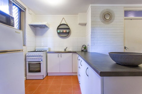 Fremantle Coastal Stay - 1 Bedroom Central Apartment - Accommodation Australia 3