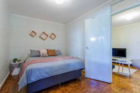 Fremantle Coastal Stay - 1 Bedroom Central Apartment - Accommodation Australia 0