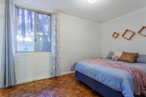 Fremantle Coastal Stay - 1 Bedroom Central Apartment - Accommodation Australia 9