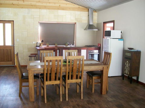 SilverSprings Spa Retreat Pet Friendly Cottages And Glampings - Accommodation Australia 18
