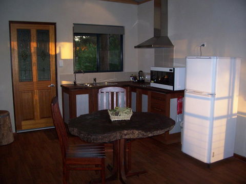 SilverSprings Spa Retreat Pet Friendly Cottages And Glampings - Accommodation Australia 22