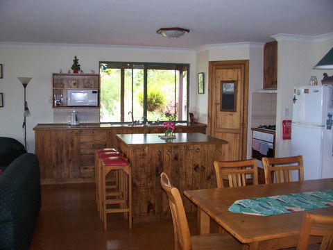 SilverSprings Spa Retreat Pet Friendly Cottages And Glampings - Accommodation Australia 4