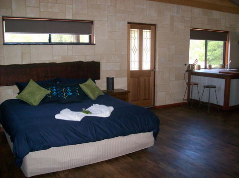 SilverSprings Spa Retreat Pet Friendly Cottages And Glampings - Accommodation Australia 6