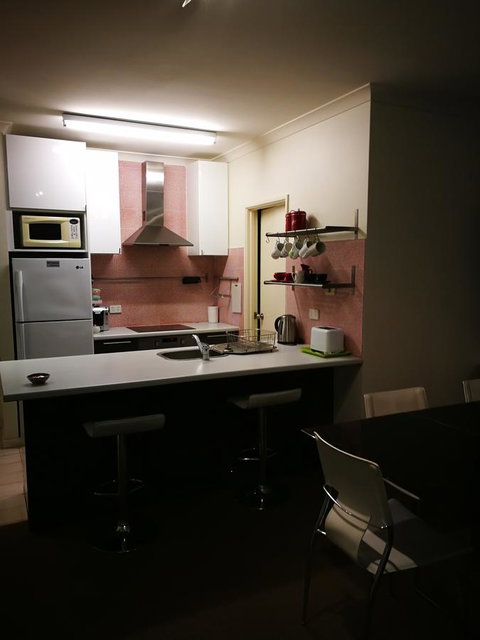 Superb 2 BR East Perth Apartment Location Comfort Space 1 - Accommodation Australia 5