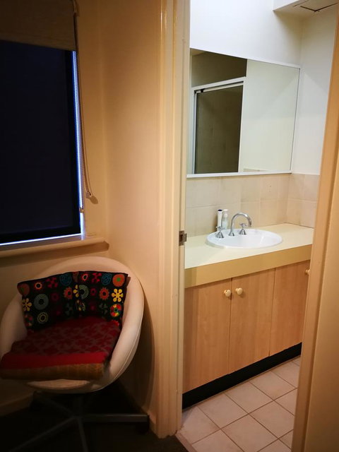 Superb 2 BR East Perth Apartment Location Comfort Space 1 - Accommodation Australia 10