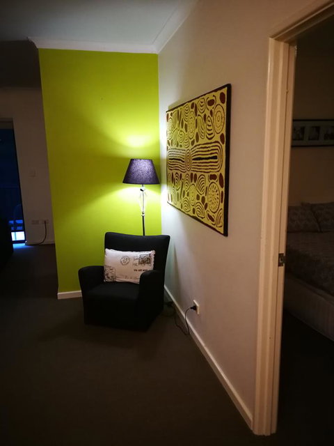 Superb 2 BR East Perth Apartment Location Comfort Space 1 - Accommodation Australia 8