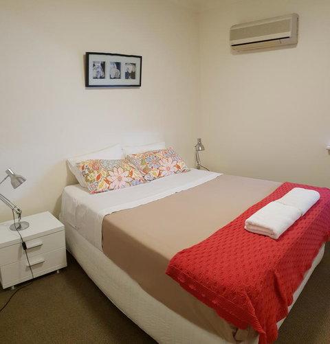 Superb 2 BR East Perth Apartment Location Comfort Space 1 - Accommodation Australia 4